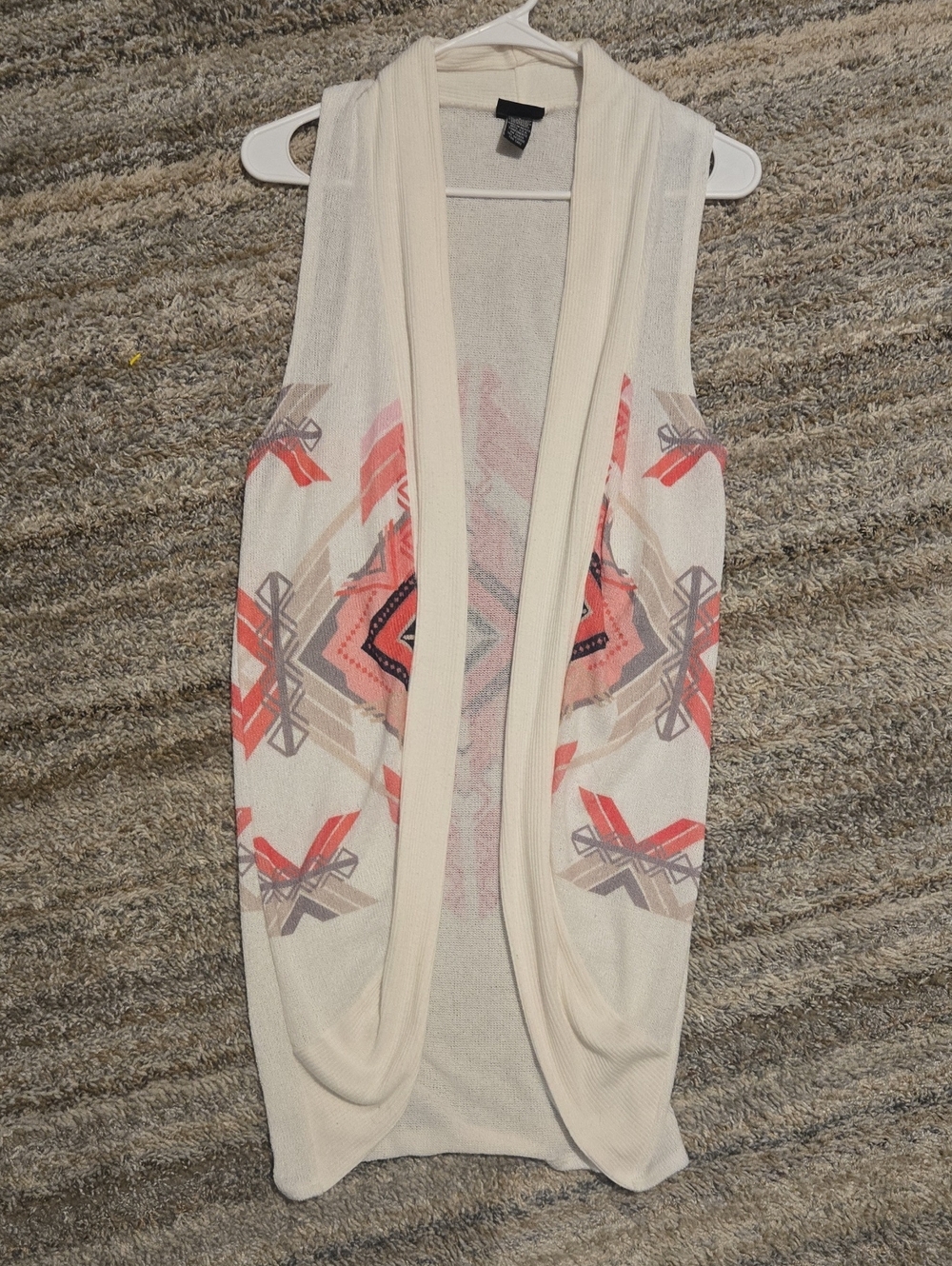 Rue21 Cream Open-Front Sleeveless Cardigan with Coral Aztec Print